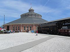 [photo, Baltimore & Ohio Railroad Museum</a><br> 
901 West Pratt St. (at Poppleton St.), Baltimore, Maryland]