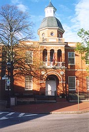 [photo, Anne Arundel County Courthouse, Church Circle, Annapolis, Maryland]
