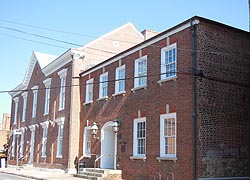 [photo, City Hall, 160 Duke of Gloucester St., Annapolis, Maryland]